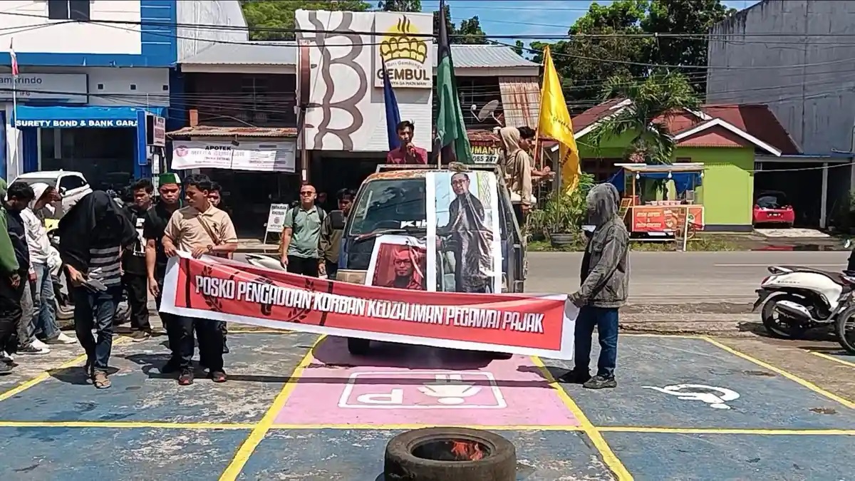 Mahasiswa Unjuk Rasa di KPP Mamuju, Terkait Dugaan Temuan Pajak yang Dinilai Janggal